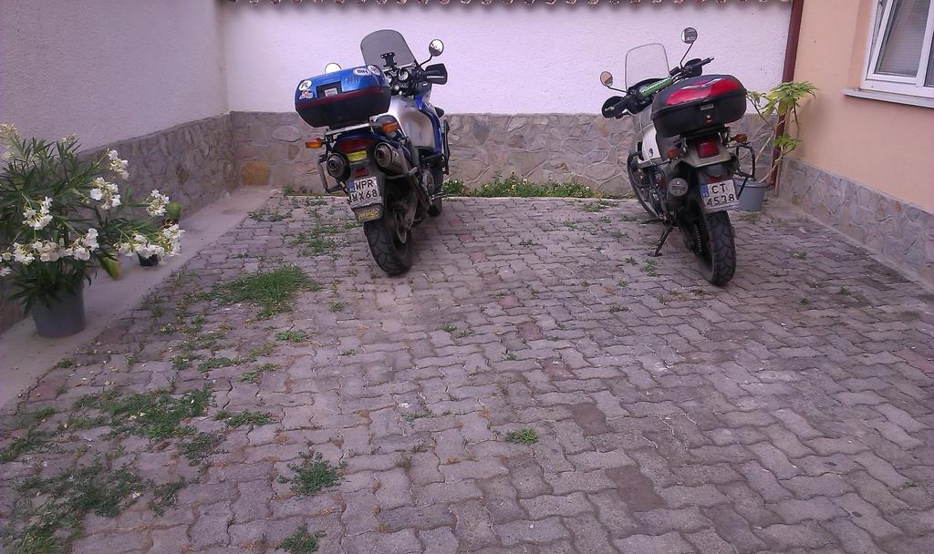 Center *